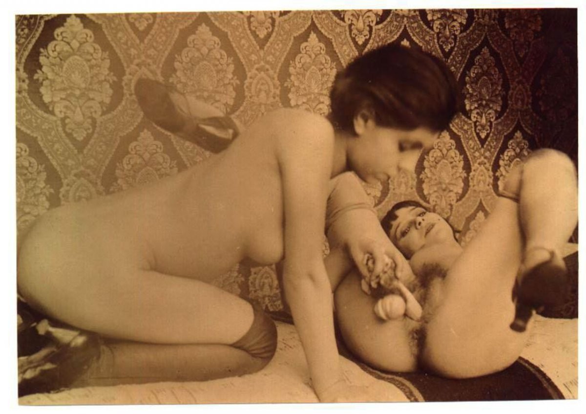 carmen electra hot nude gallery – Lesbian